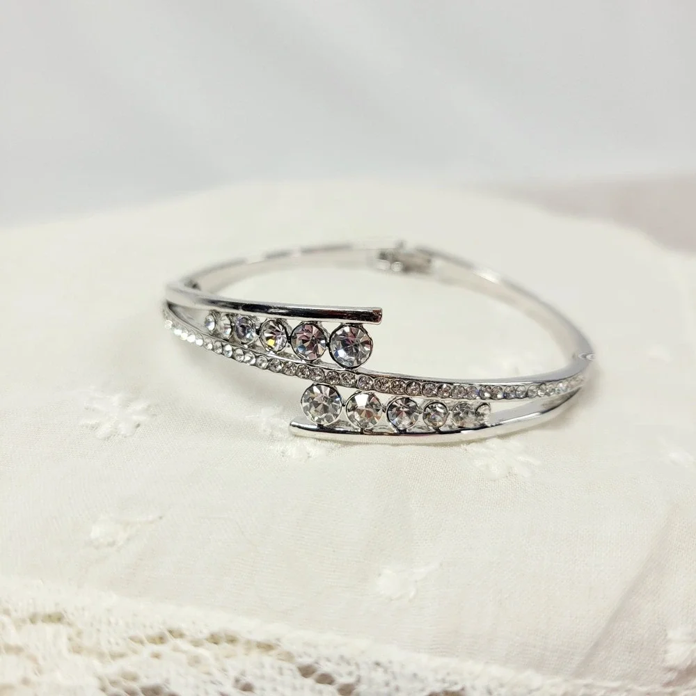 Menton Ezil Love Encounter Crystal Bypass Bangle Bracelet White Gold Plated